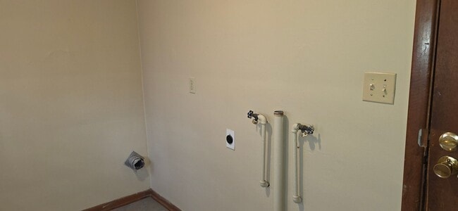 Photo - 2 bedroom Home near Mercy Hospital!!  $1095!