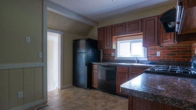 Photo - 35348 Sheffield St