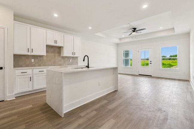 Photo - 184 Layman St