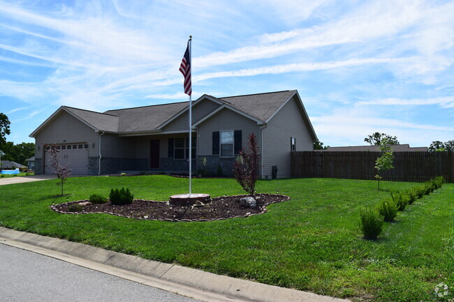 Building Photo - Summit’s Pass Beauty – Updated 3BR/2BA wit... Rental