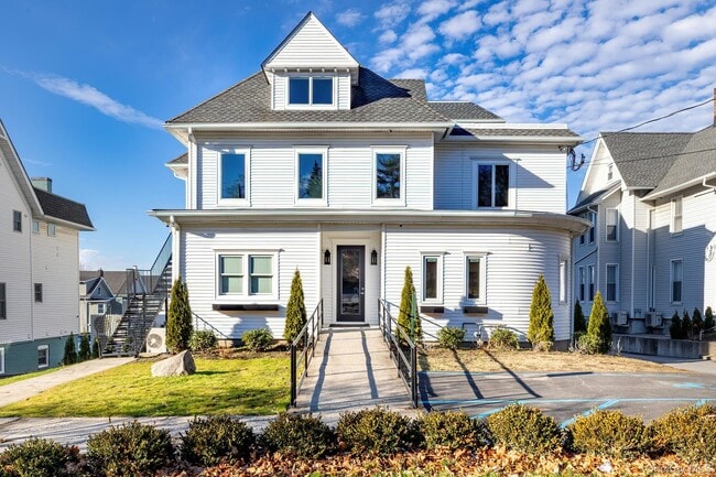 Building Photo - 90 S Highland Ave Unit 6