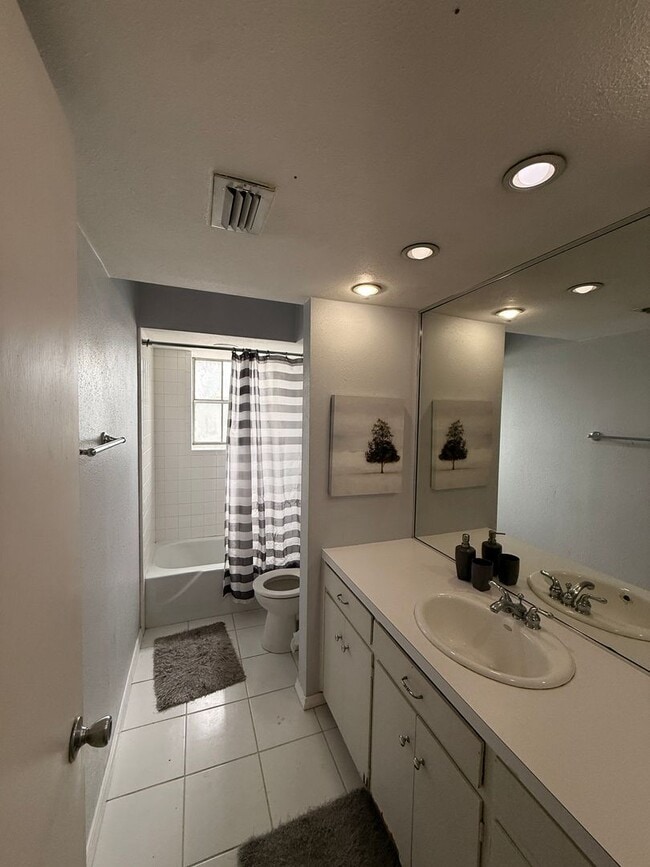 Building Photo - Rental Property in Fairfield Condo