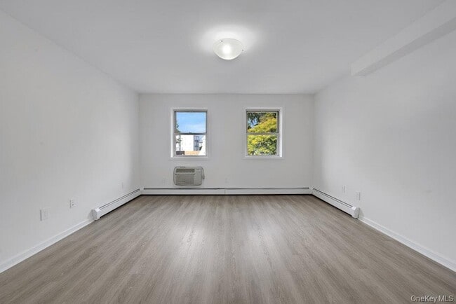 Photo - 38 Beekman Ave