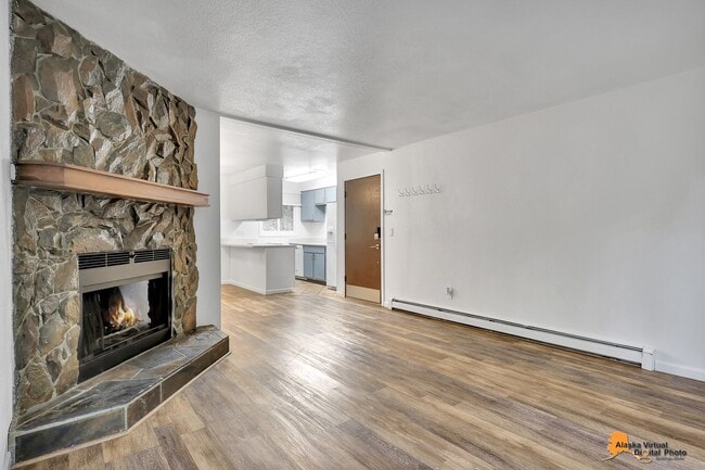 Building Photo - 1102 Broaddus St Unit 1 Rental