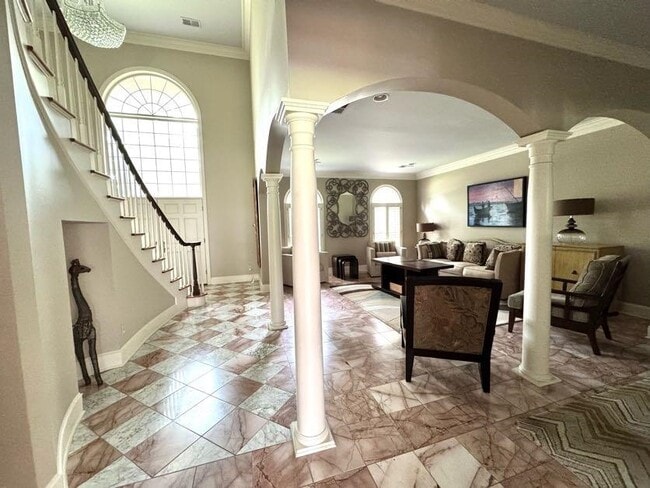 Photo - 415 S Yates Rd