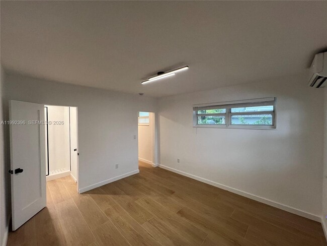 Photo - 7035 NE 4th Ct Unidad 4