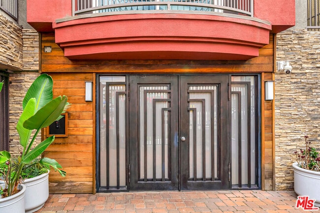 Photo - 11124 Burbank Blvd Unit 311