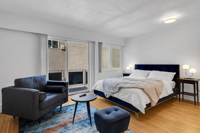 Building Photo - 1550 W 11th Ave