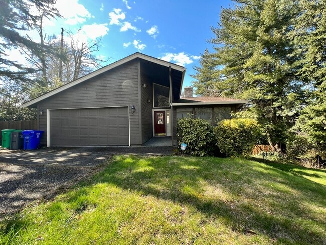 Photo - Charming and Spacious Home in a Convenient Gresham Location!