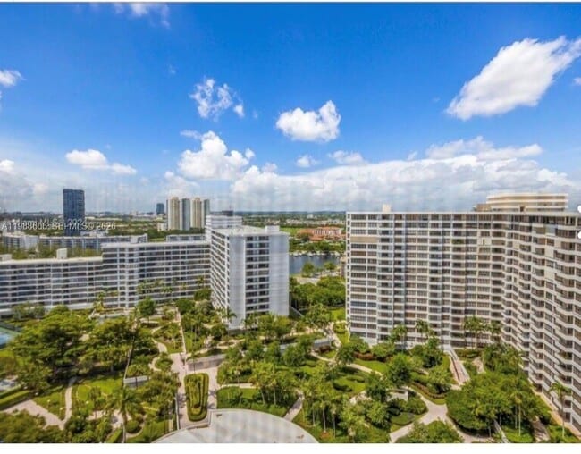 Building Photo - 2500 Parkview Dr Unit 2119