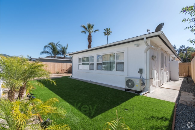 Building Photo - Beautifully Renovated 2BD | 1.5BA Duplex –... Rental