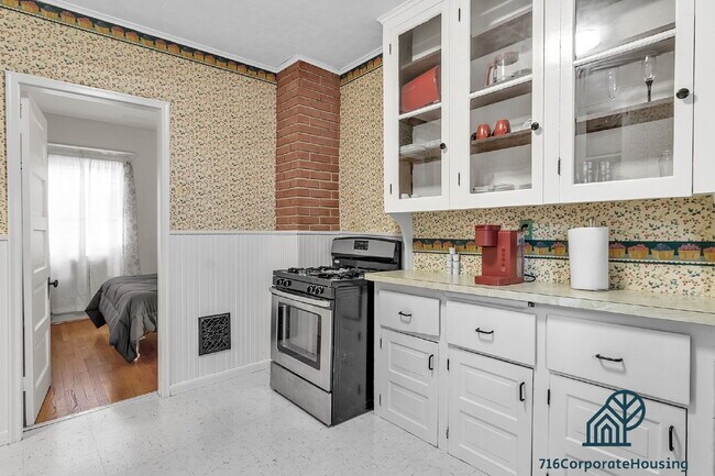 Photo - Furnished 3-Bedroom Lower Apartment on Bird Ave Unit 1