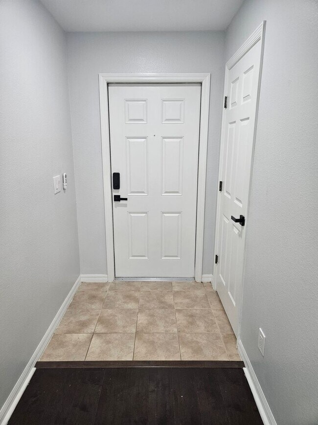 Photo - Stunning Fully Renovated Townhouse for rent in Land O' Lakes – Your Dream Home Awaits!