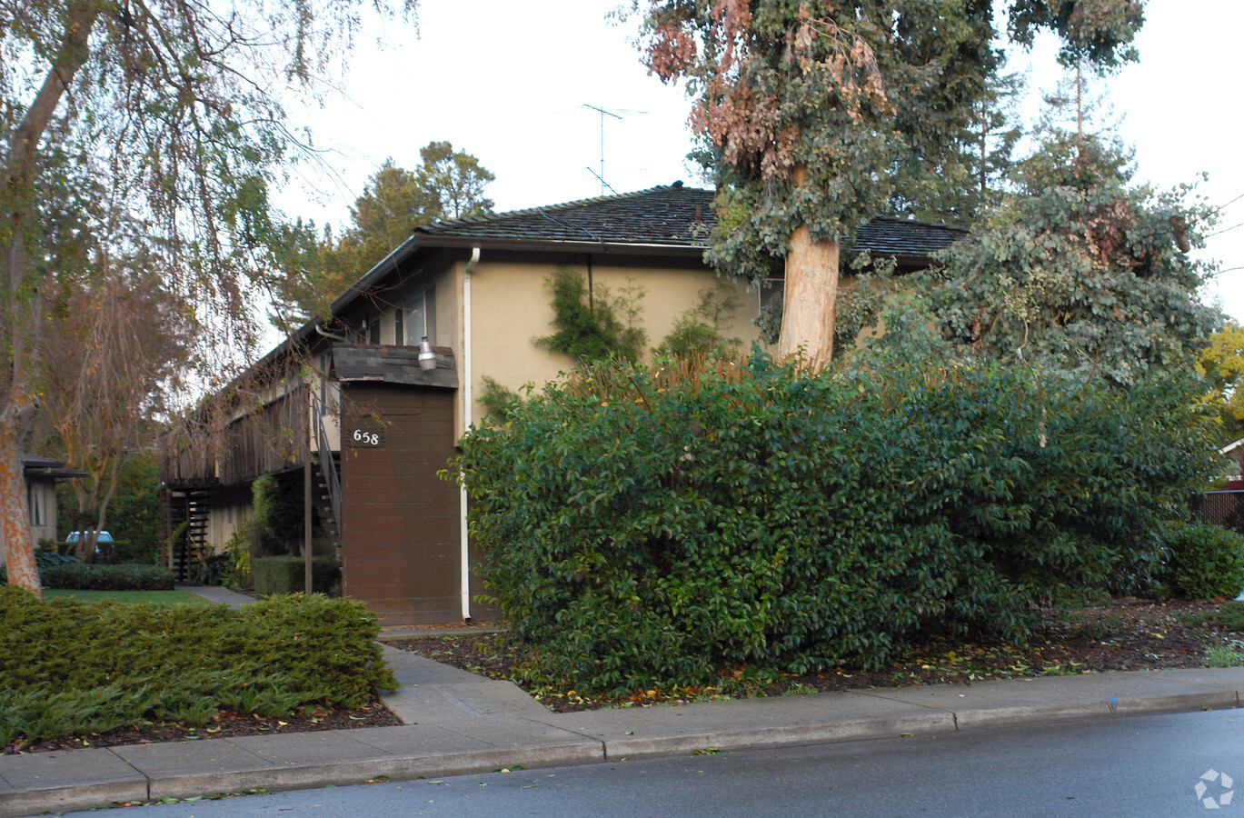 Sierra Vista Avenue Apartments - Sierra Vista Avenue Apartments