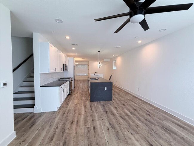 Photo - 1417 Kramer Ln Unidad 2 None