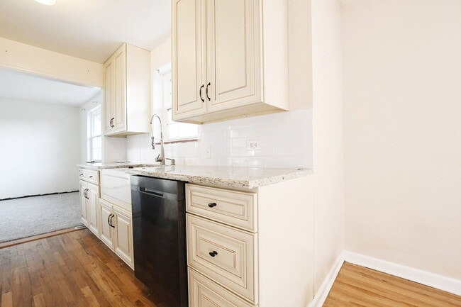 Photo - 3025 Holly St