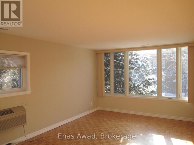 Photo - 111 Crichton St Unit 3