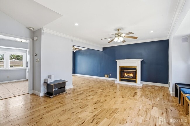 264 E George Pl