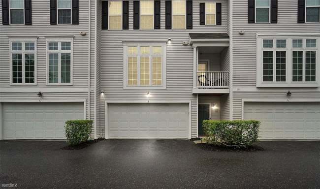 2 br, 1.5 bath Townhome - 3005 Meridian Co... - 2 br, 1.5 bath Townhome - 3005 Meridian Co...