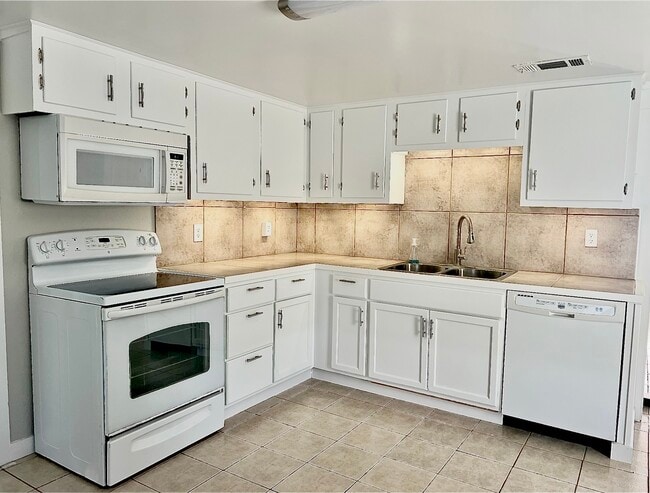 Kitchen - 2900 County Road 285