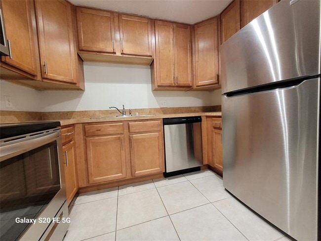 Photo - 10880 Royal Palm Blvd Unit 10880