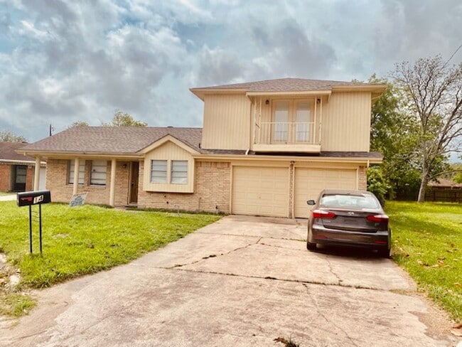 Building Photo - BEAUTIFUL 4 BEDROOM 2.5 BATH HOME IN LA MA...