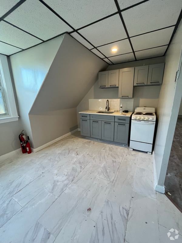 Building Photo - 25 S 17th St Rental