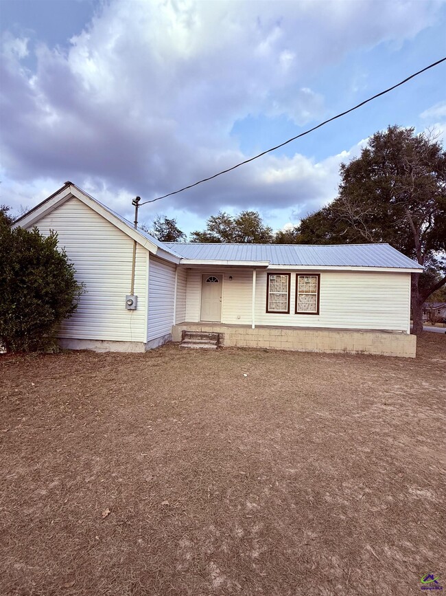 Building Photo - 1100 Creekwood Dr