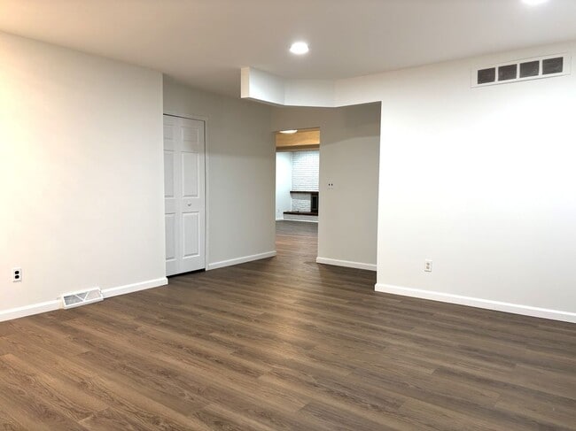 Photo - 3559 Janet Dr