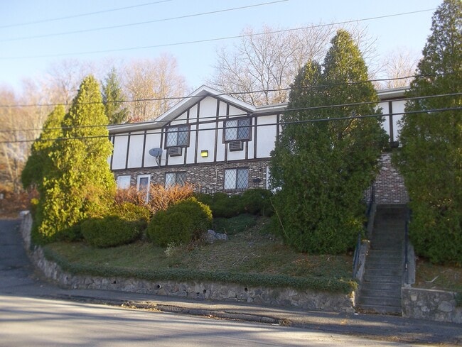 Building Photo - 232 Waterville St Unit 8