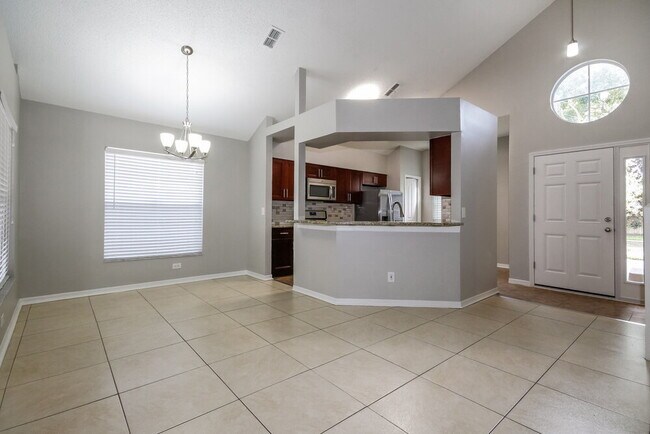 Photo - 1443 Scotch Pine Dr