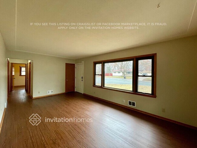 Photo - 6680 Anoka St NE