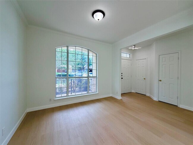Photo - 111 N Field St