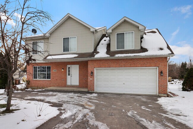 Building Photo - 1462 Glen Ellyn Rd