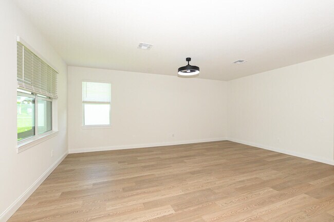 Photo - 9062 Dahlia Cir