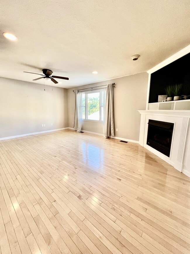 Photo - 229 Palisades Dr