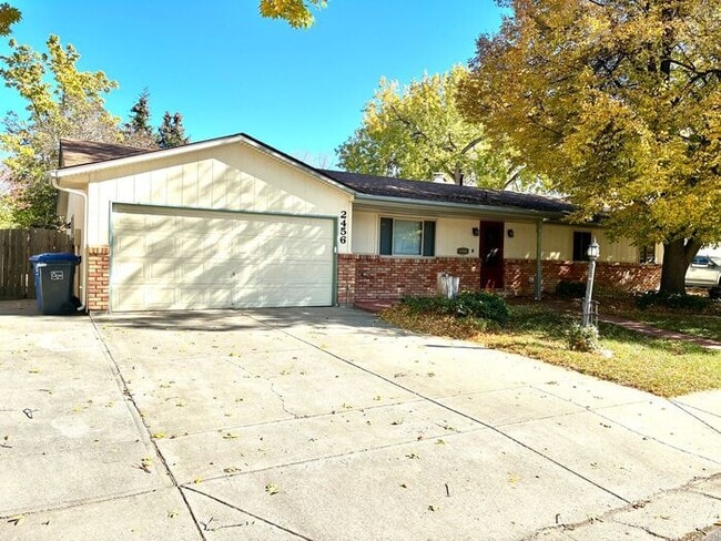 Building Photo - 2456 Silver Fir Ave
