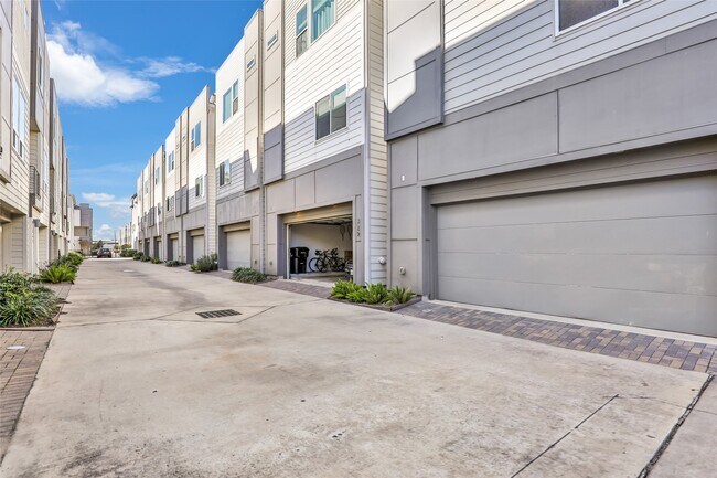 Photo - 325 Eado Park Cir