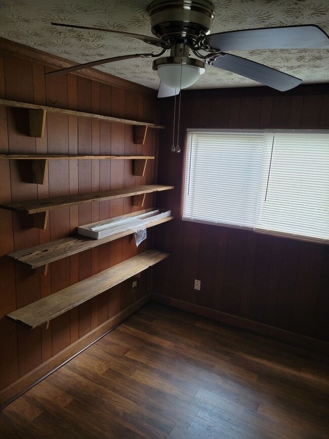 Photo - 2 bedroom 1 bath off W. Broad St!