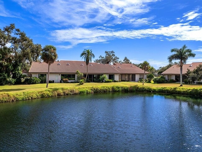 Building Photo - 6094 Wilshire Blvd