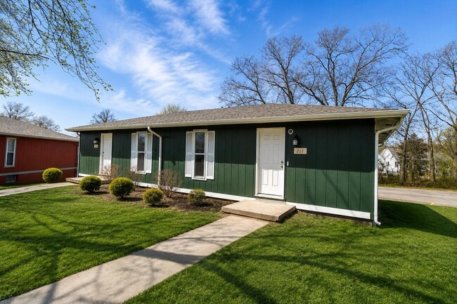 Building Photo - 211 Wheaton Ct