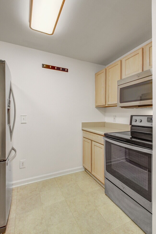 1530 Fort Johnson Rd Condo Unit 4K Condo for Rent in Charleston, SC