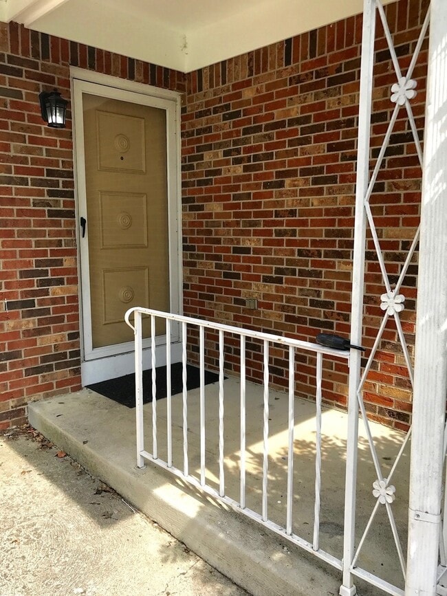 Photo - 3 Bedroom 2 Bath Ranch Style Home in Forest Park