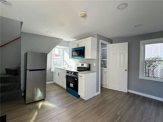 52 Erastus St Unit 4