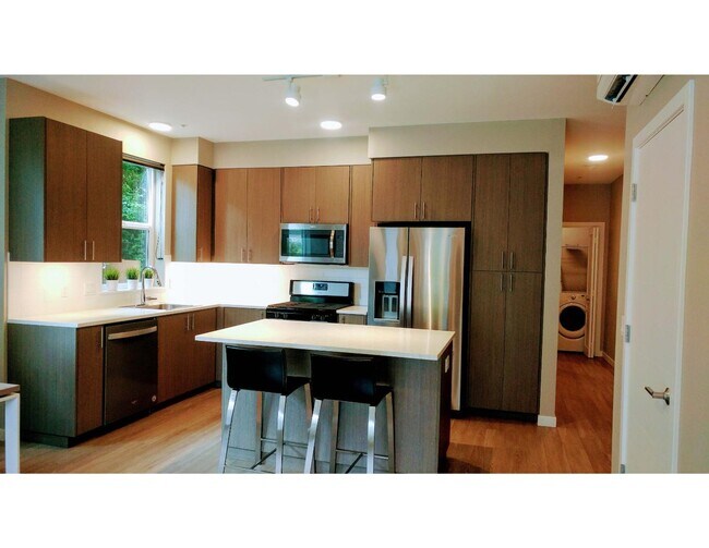 Building Photo - 110 N Blandena St Rental