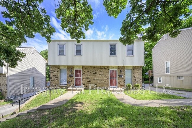 1928 W 36 Ave