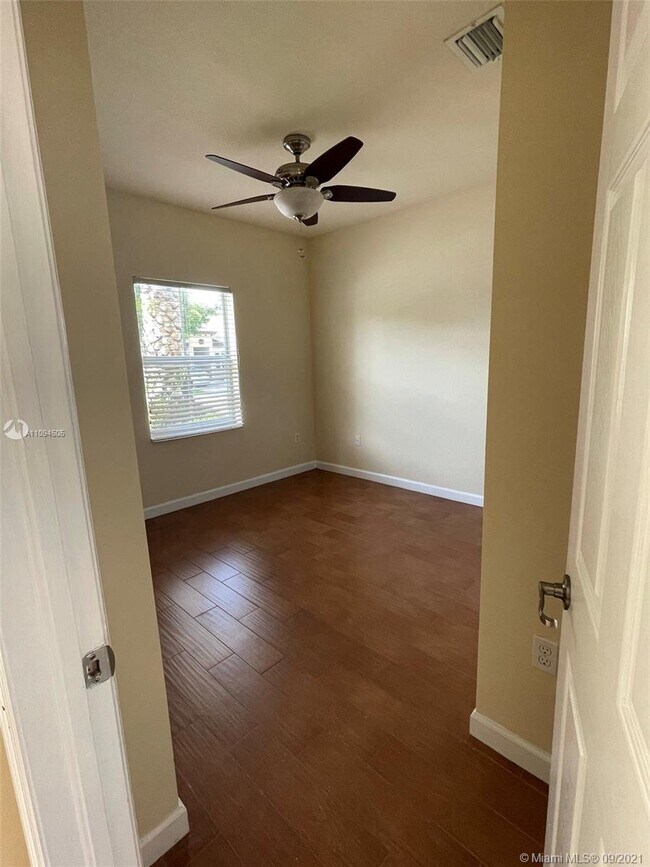 Photo - 2355 NE 3rd Ct