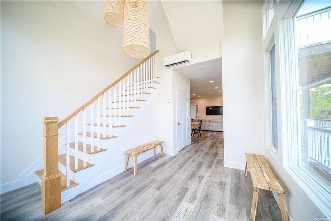 100 E Lighthouse Walk