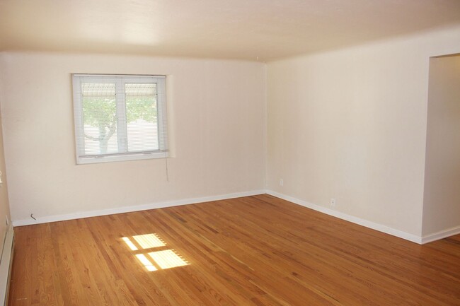 Photo - Duplex with Back Alley Parking! Apartment Unit 511 S. Grant Ave.-G511