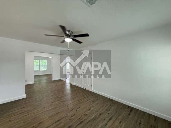 Photo - 118 Gaskin Dr